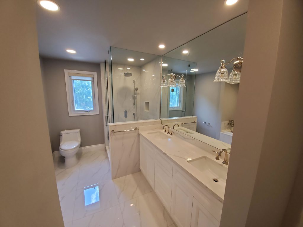ajax-master-bathroom-001